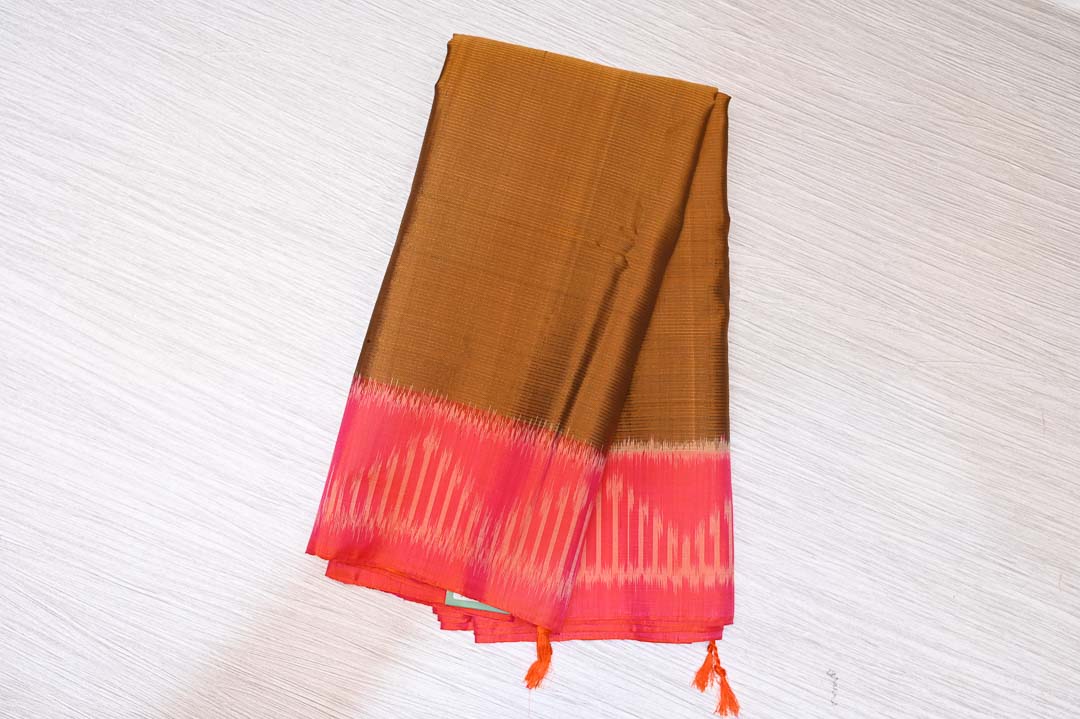 Mud Brown with Coral Pink Ikat Border Kanchipuram Silk Saree – DDA002