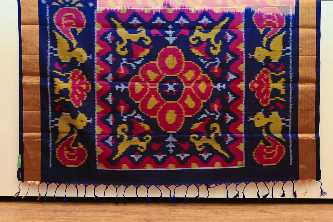 Thamarai with Neelam Floral Motif Kanchipuram Silk Saree – DDA006