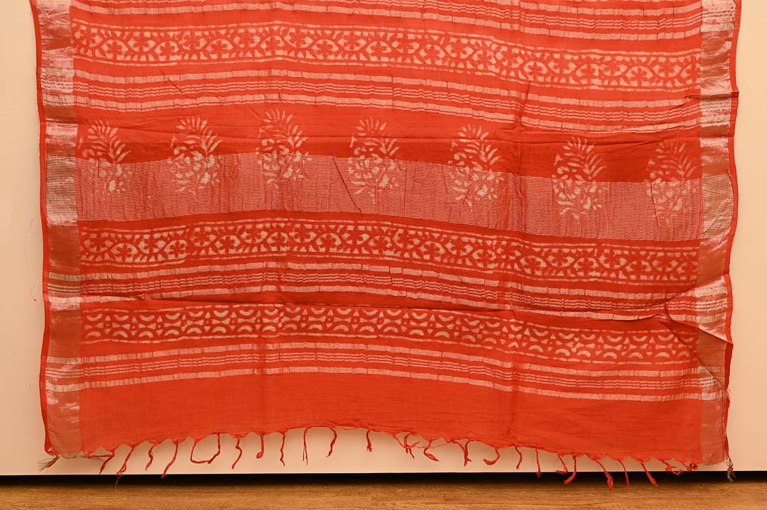 Scarlet Red Linen Saree-DDA040